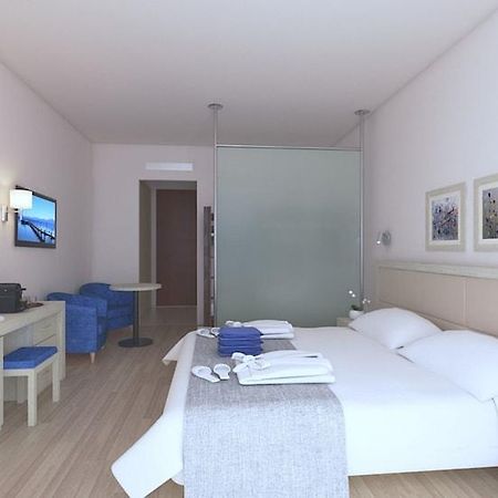 The Golden Coast Beach Hotel Pernera Dış mekan fotoğraf